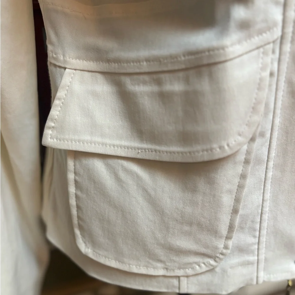 JOSEPH RIBKOFF CREAM TAILORED GOLD BUCKLE DETAIL MOTO UTILITY JACKET SIZE 8